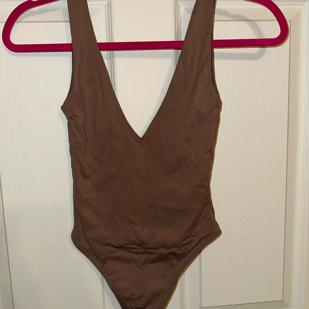 Aritzia Babaton sleeveless bodysuit in brown